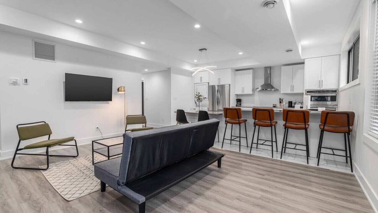 Photo of Livingroom in Downtown London
