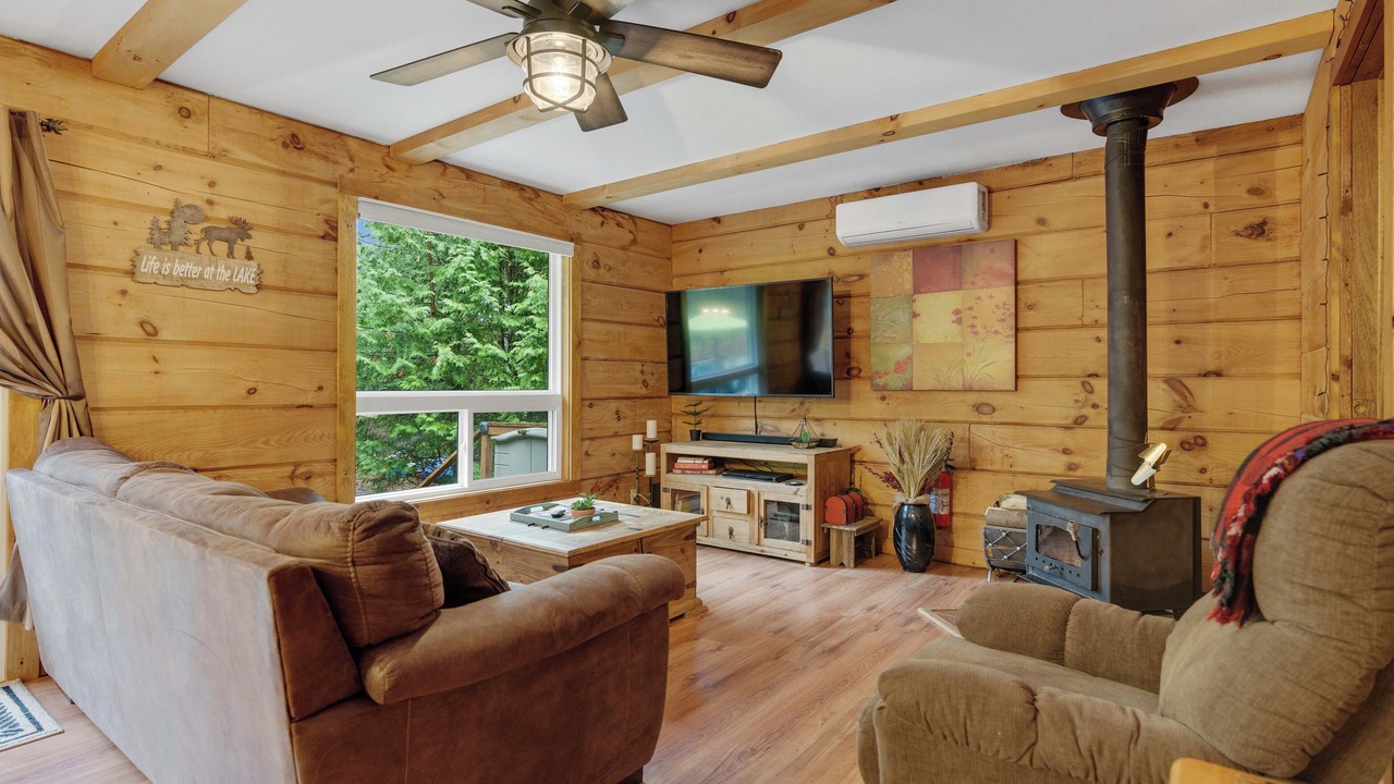 Photo of Livingroom in Irondale