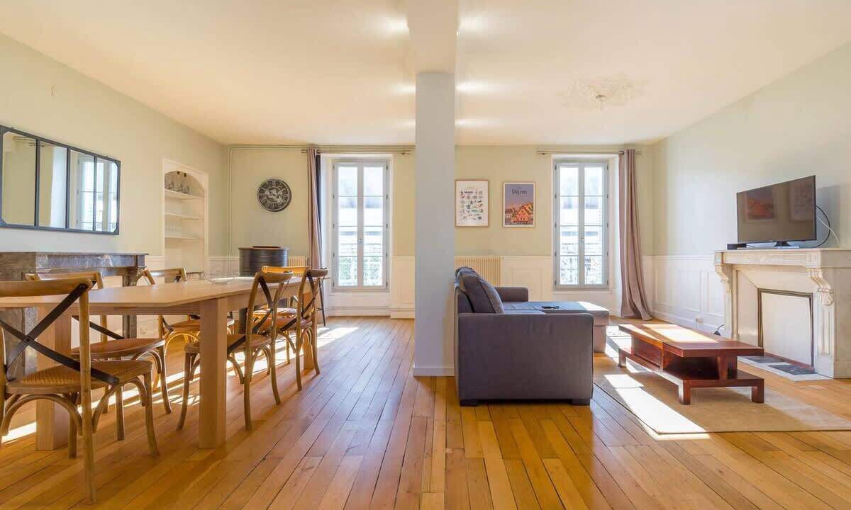 Photo of Livingroom in Faubourg North