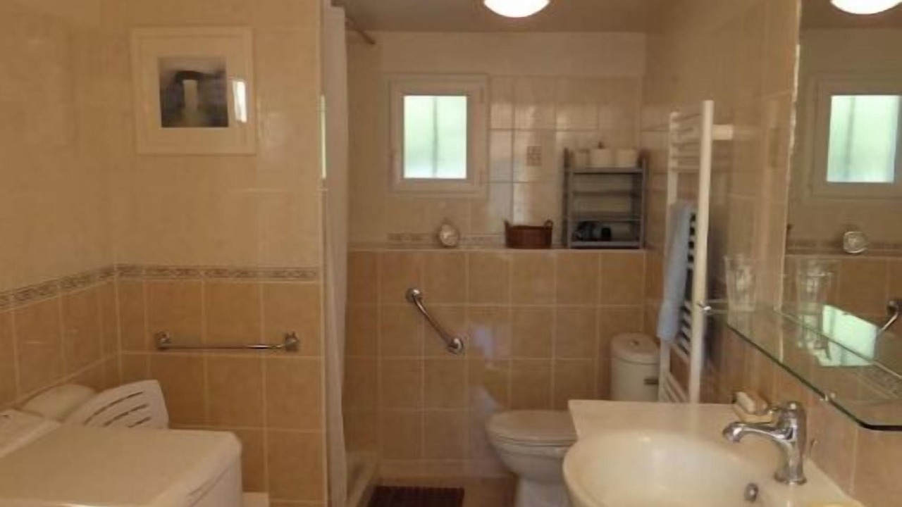 Photo of Bathroom in Seuilly