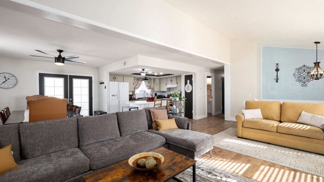 Photo of Livingroom in Mount Pleasant