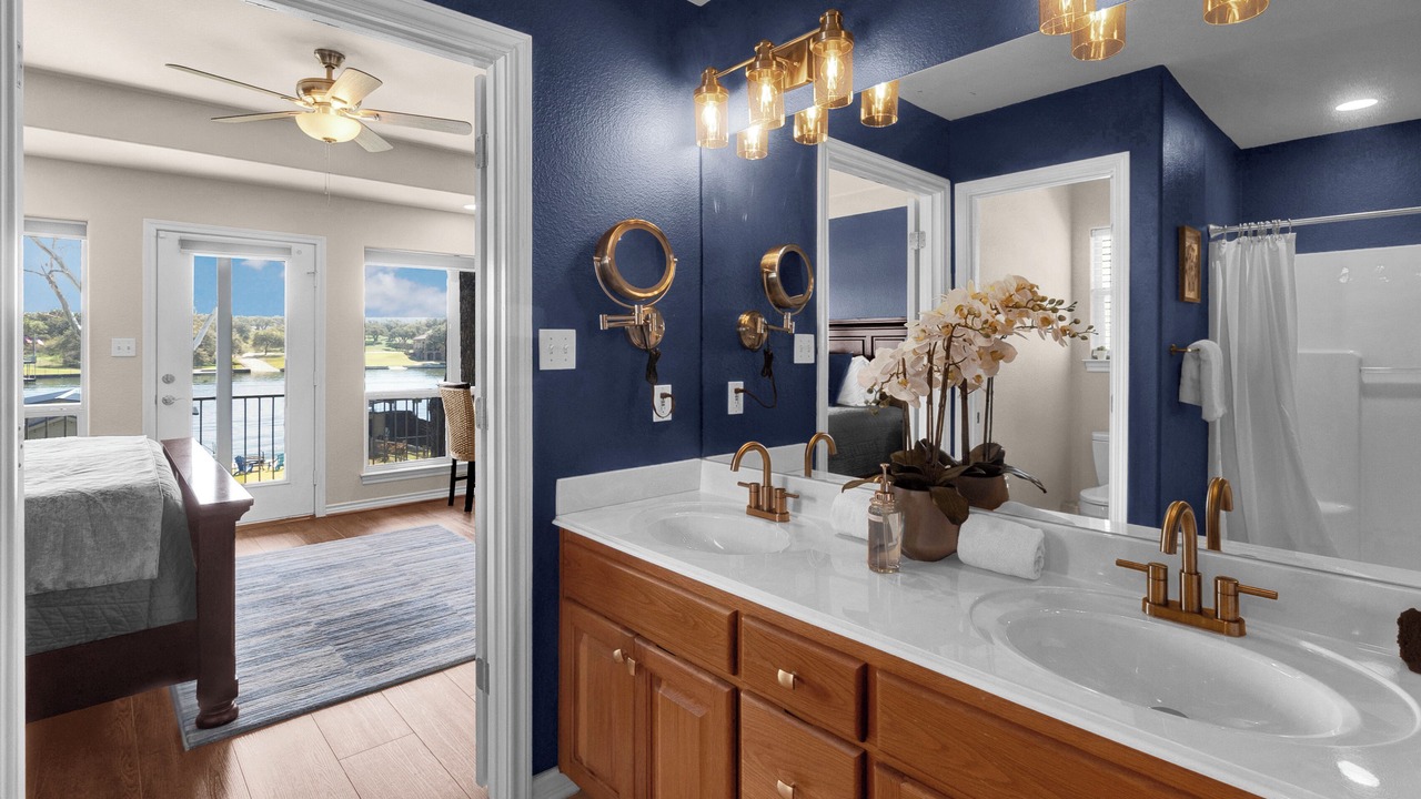 Photo of Bathroom in Kingsland