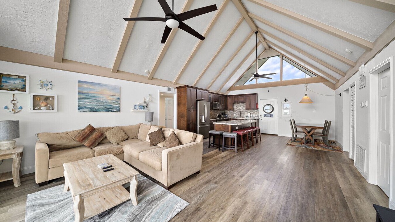 Photo of Bedroom in Bermuda Beach