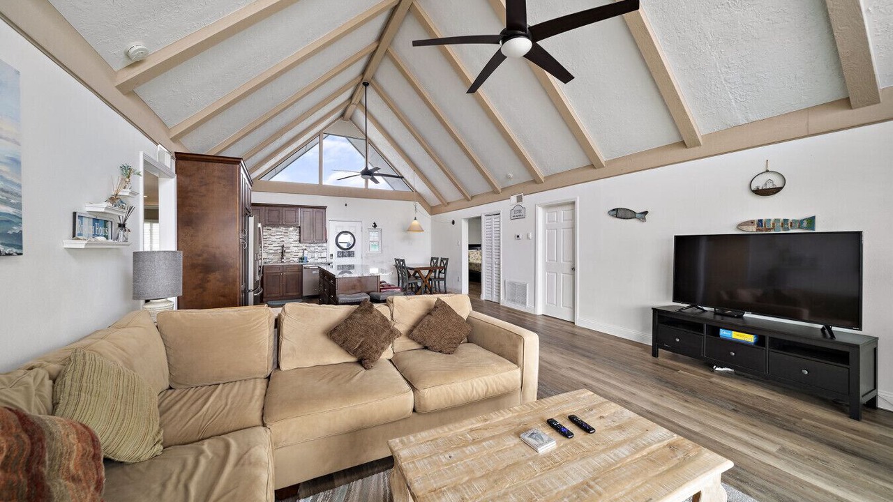 Photo of Bedroom in Bermuda Beach
