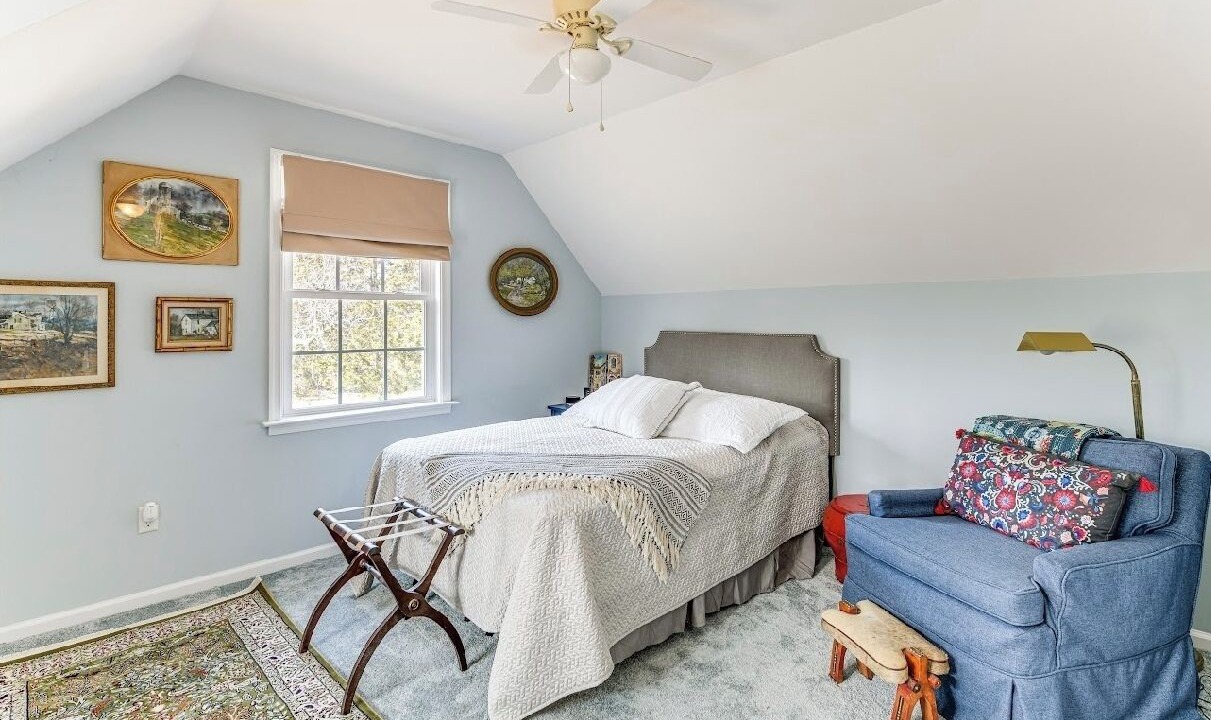 Photo of Bedroom in Andersonville
