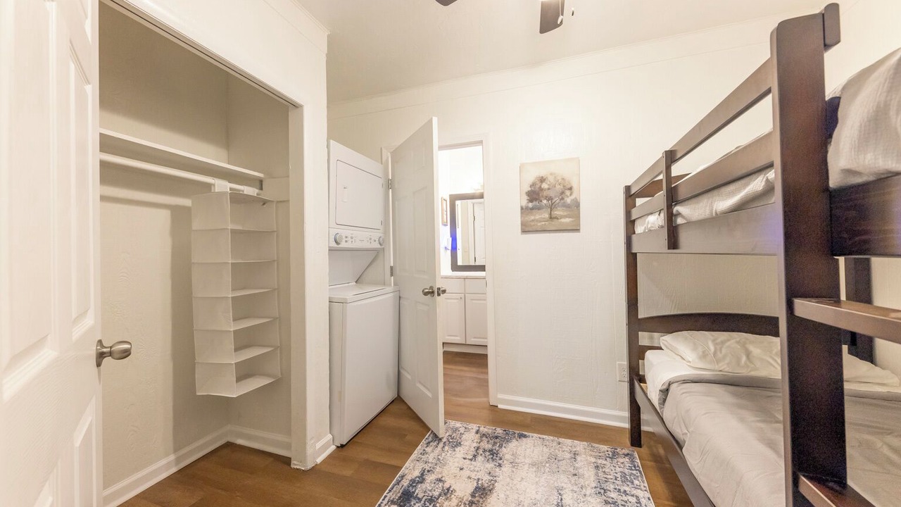 Photo of Bedroom in Benton