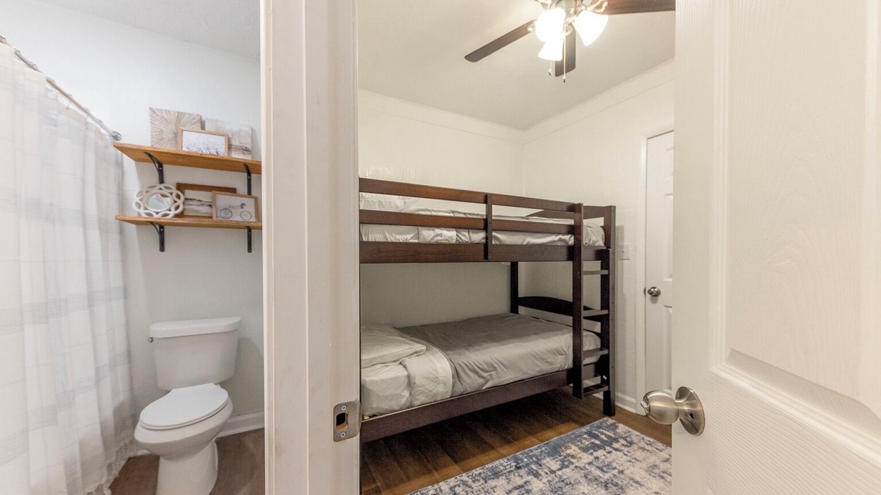 Photo of Bedroom in Benton