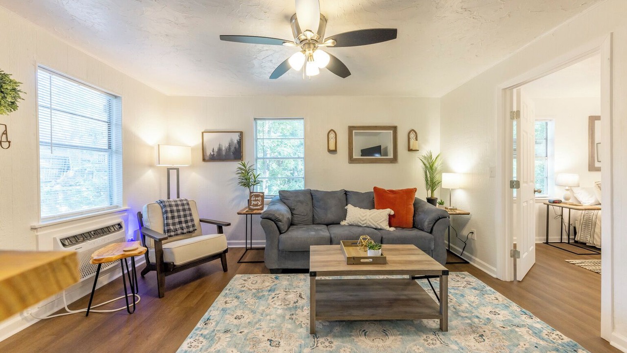 Photo of Livingroom in Benton