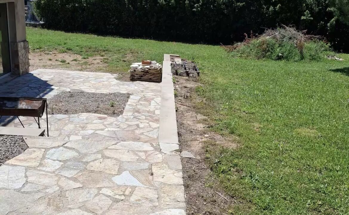 Photo of Outdoor in Avia