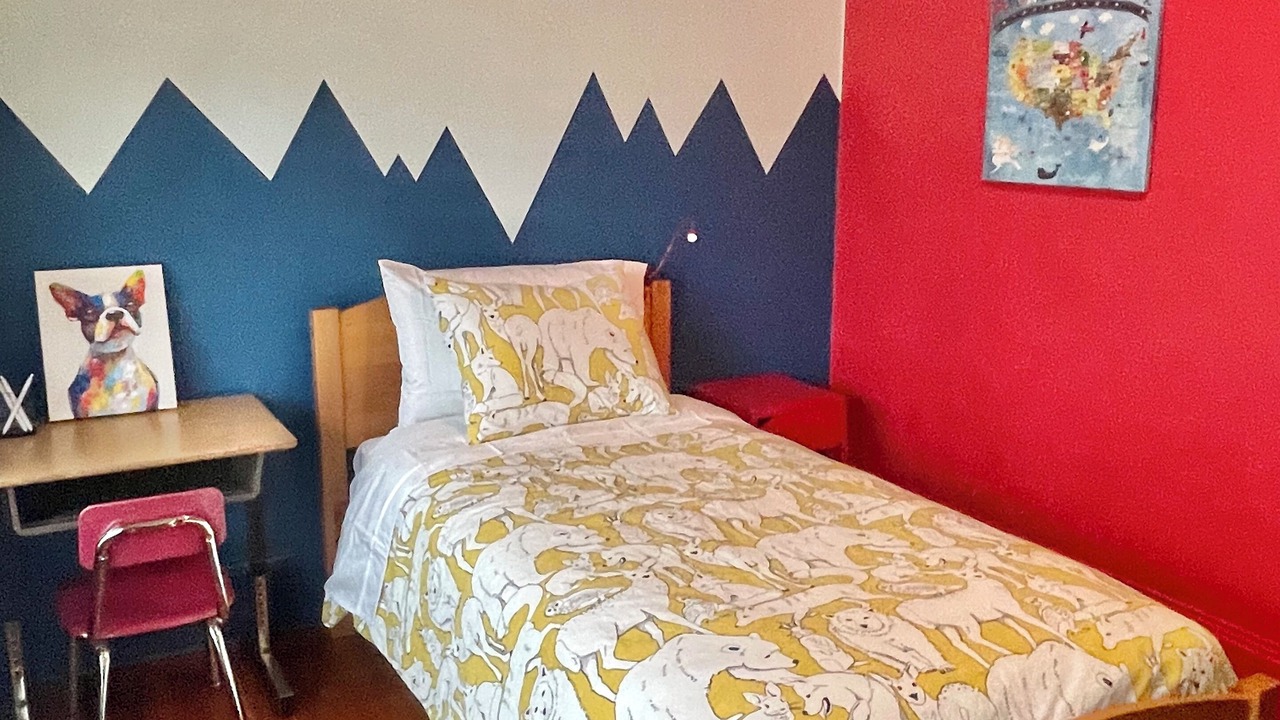 Photo of Bedroom in Hollywood District