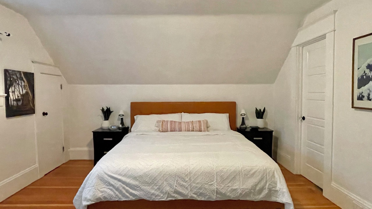 Photo of Bedroom in Hollywood District