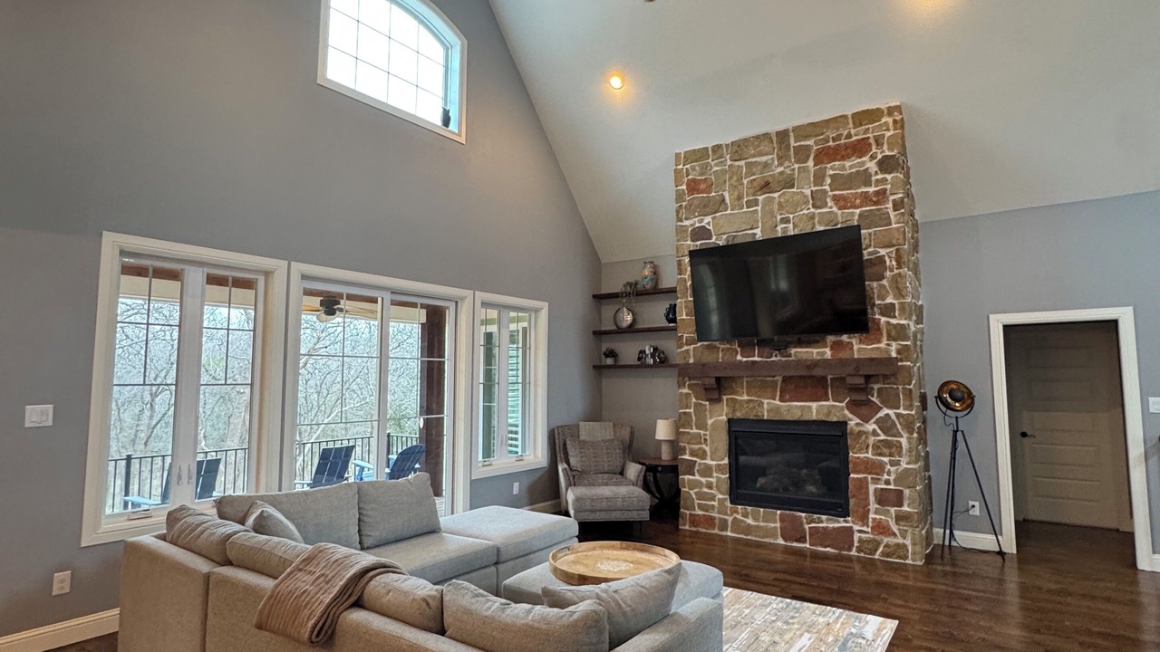 Photo of Livingroom in Oak Point