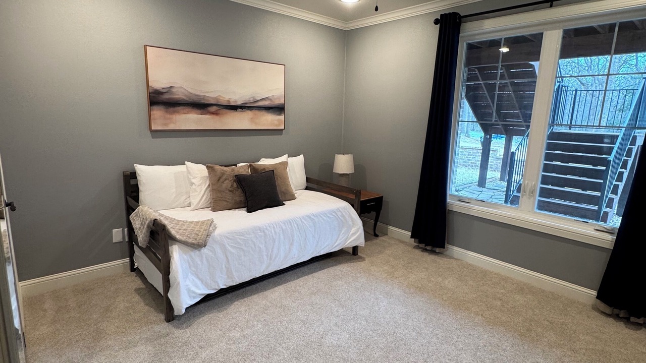 Photo of Bedroom in Oak Point