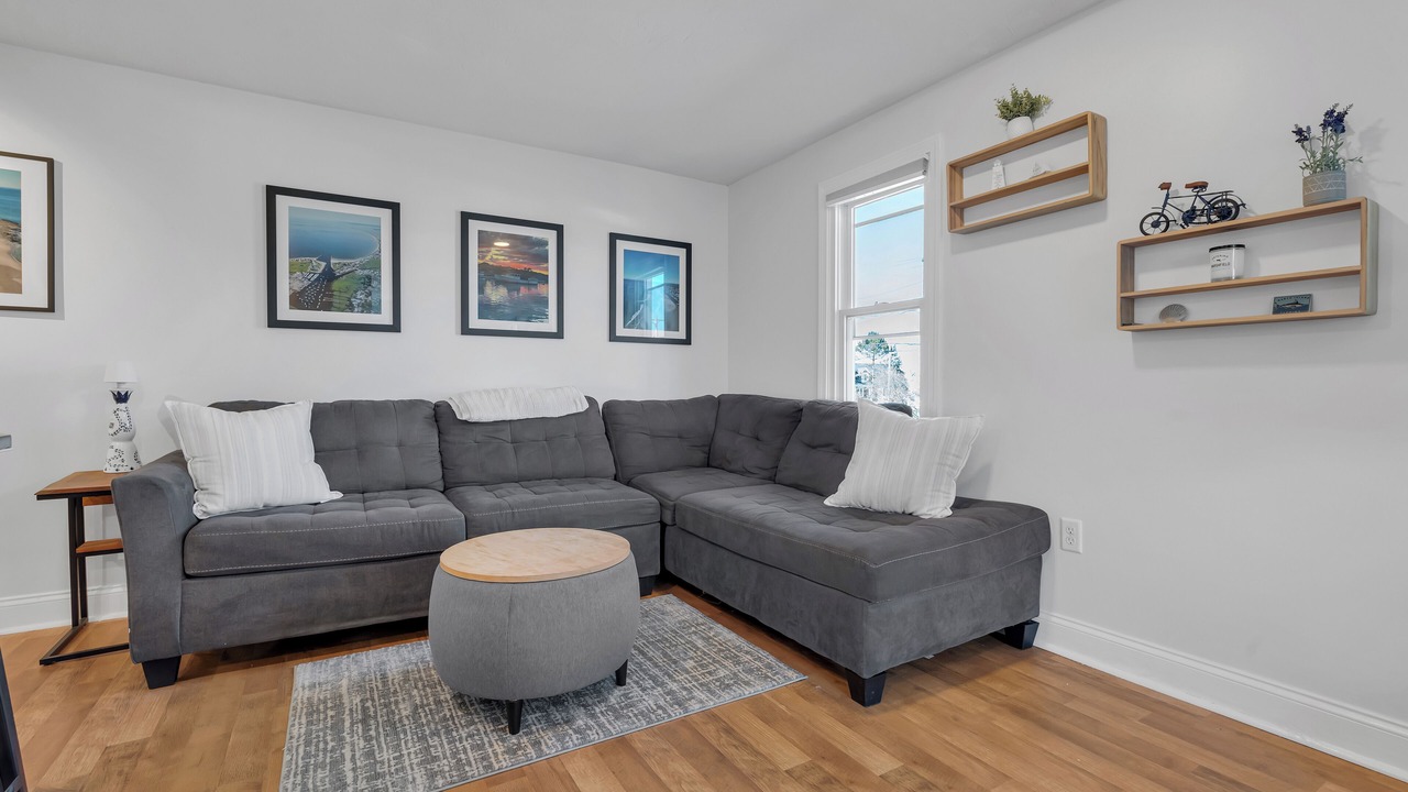 Photo of Livingroom in Ocean Bluff-Brant Rock