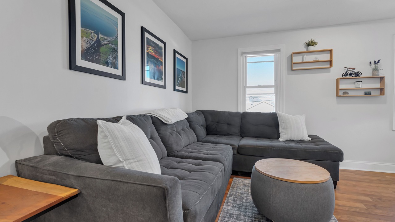 Photo of Livingroom in Ocean Bluff-Brant Rock