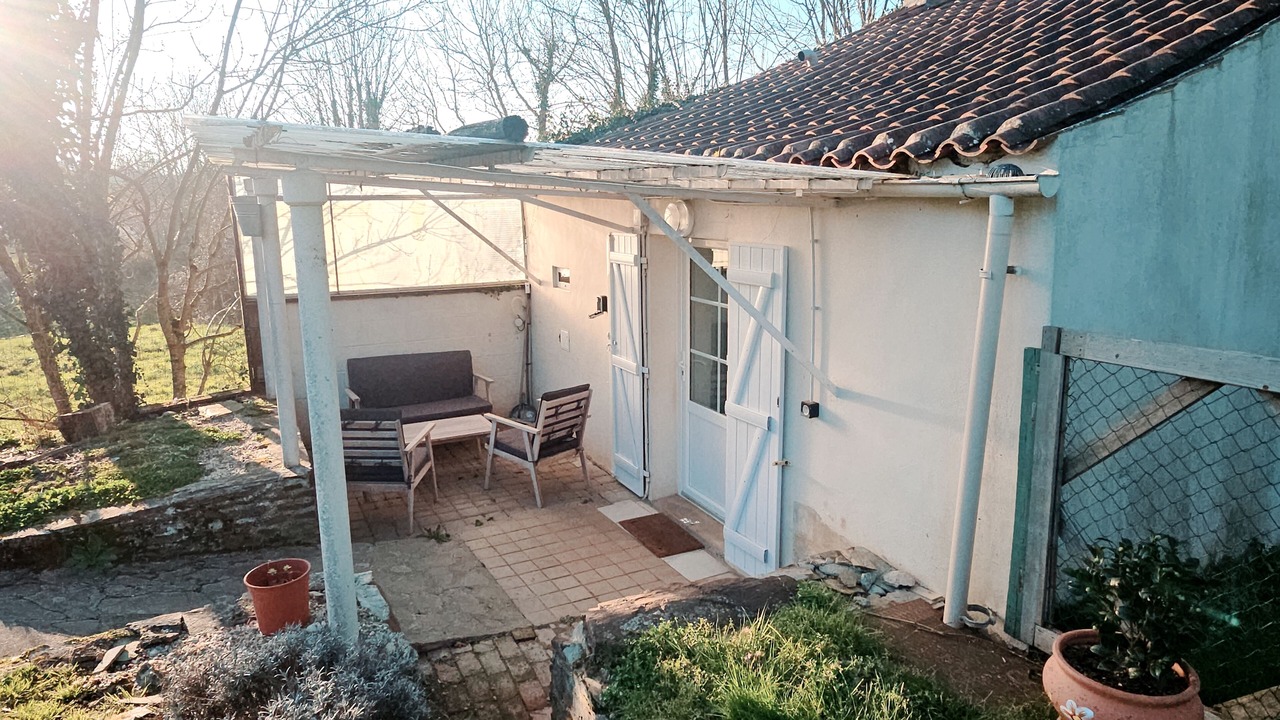 Photo of Patio Balcony in Mouilleron-Saint-Germain