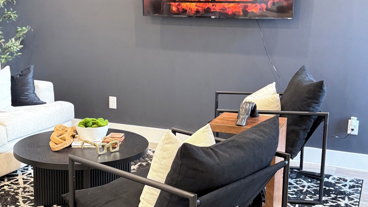 Photo of Livingroom in Northside