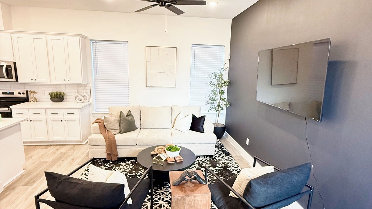 Photo of Livingroom in Northside
