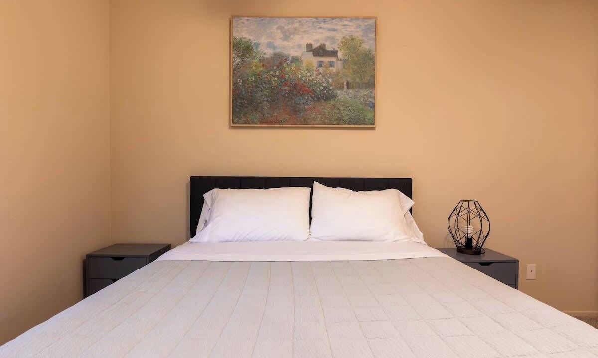 Photo of Bedroom in Rancho Palos Verdes