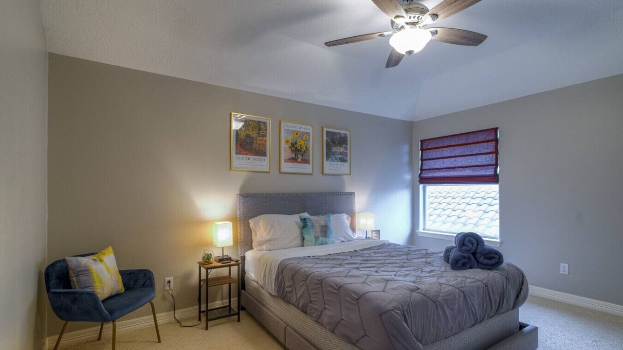 Photo of Bedroom in Windermere Lakes