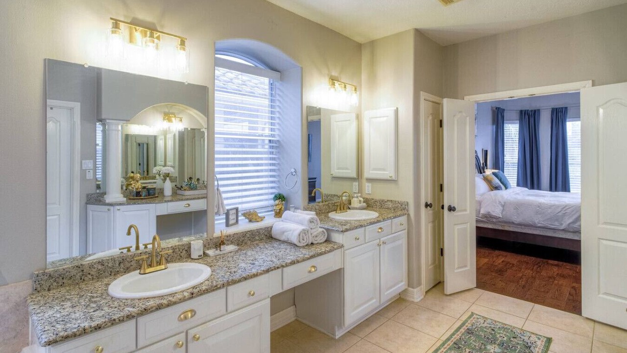 Photo of Bathroom in Windermere Lakes