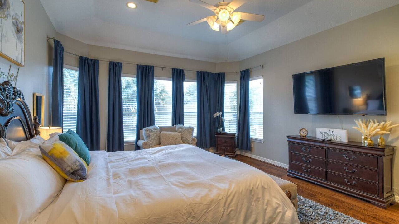 Photo of Bedroom in Windermere Lakes