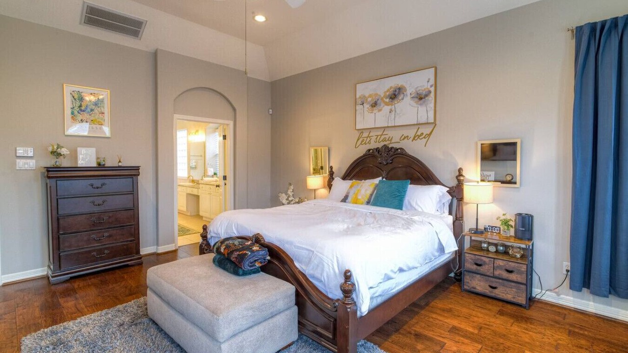 Photo of Bedroom in Windermere Lakes