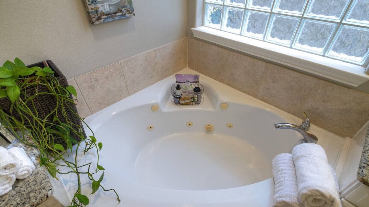Photo of Bathroom in Windermere Lakes