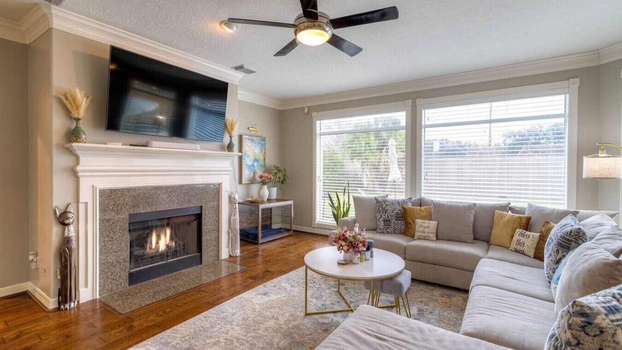 Photo of Livingroom in Windermere Lakes