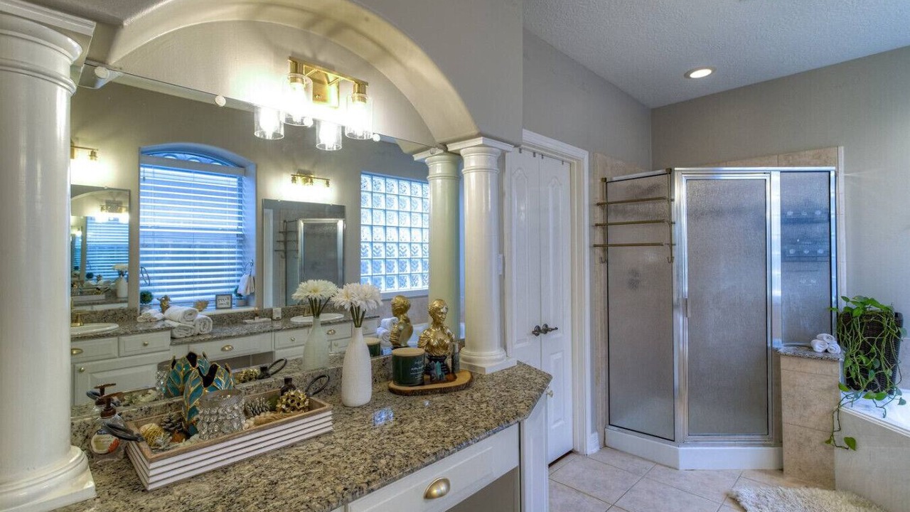 Photo of Bathroom in Windermere Lakes