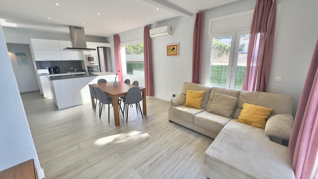 Photo of Livingroom in Almadraba-Canyelles