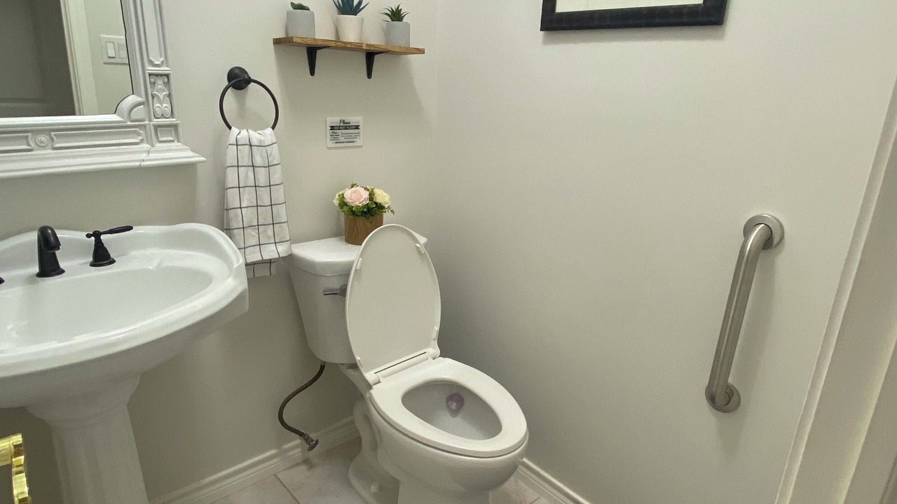 Photo of Bedroom in Humble