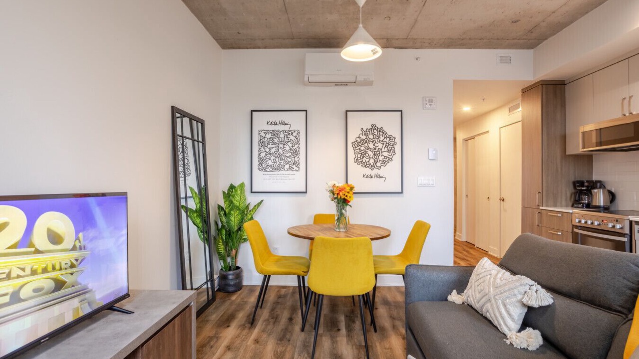 Photo of Livingroom in Shaughnessy Village
