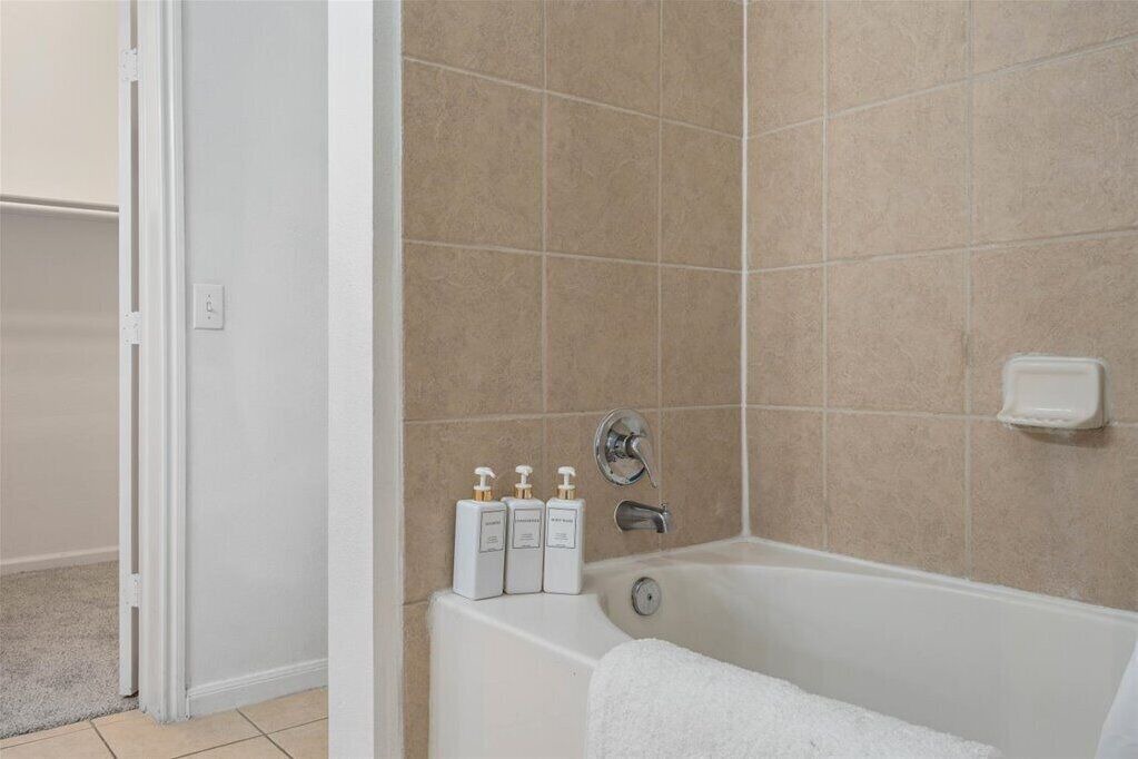 Photo of Bathroom in Montopolis