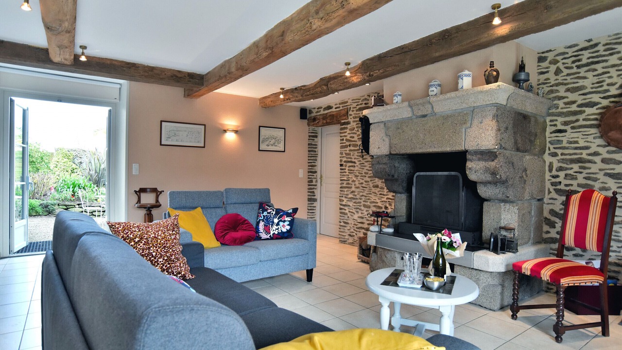 Photo of Livingroom in Saint-Meloir-des-Ondes