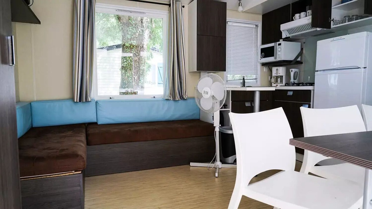 Photo of Livingroom in Angles