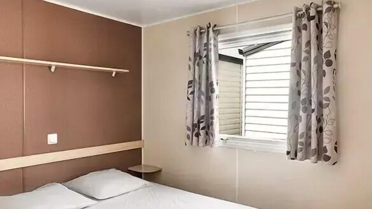 Photo of Bedroom in Saint-Julien-des-Landes