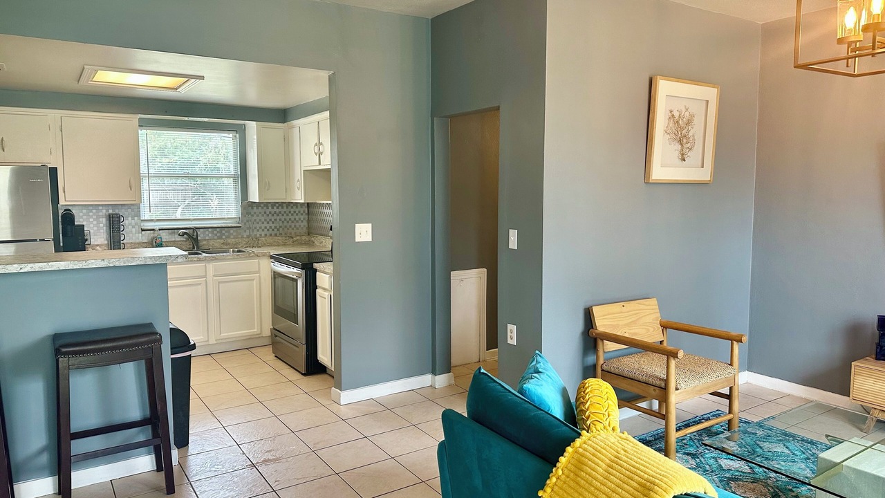 Photo of Livingroom in Lakeshore South