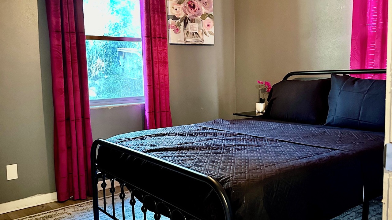 Photo of Bedroom in Lakeshore South
