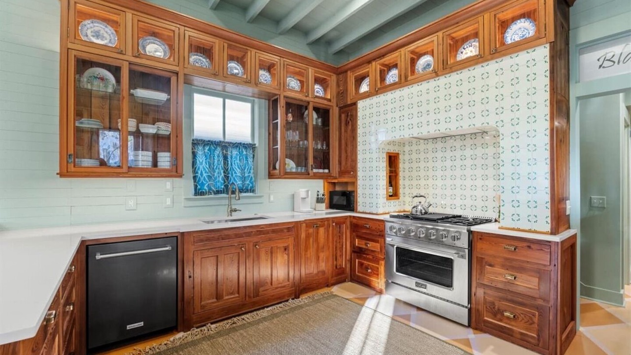 Photo of Kitchen in Northwest Quadrant