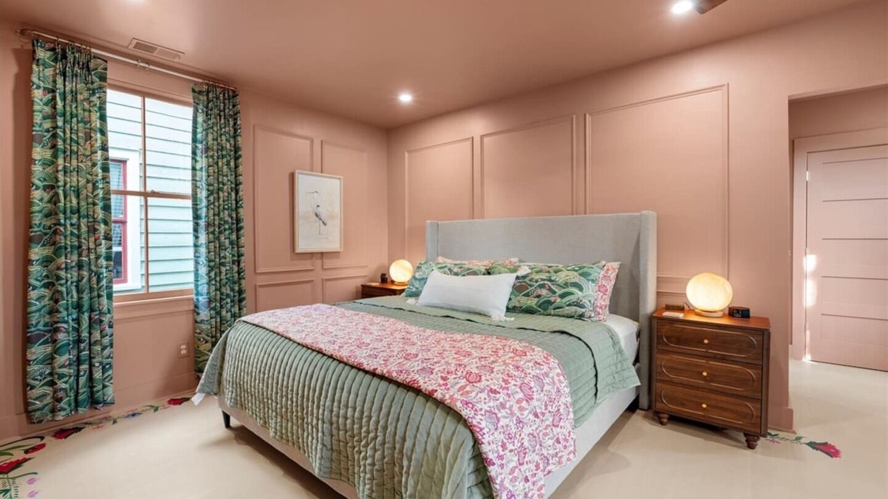 Photo of Bedroom in Northwest Quadrant