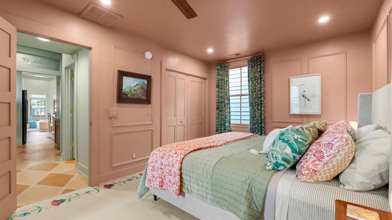 Photo of Bedroom in Northwest Quadrant