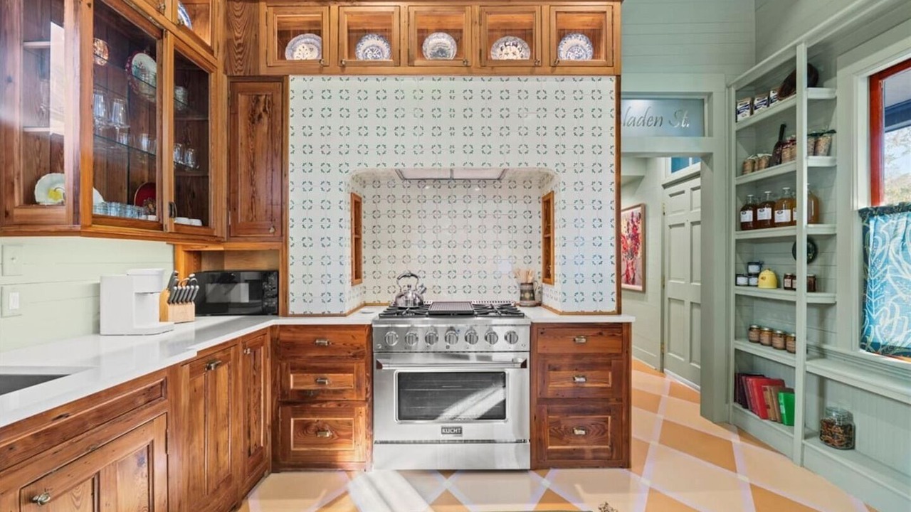 Photo of Kitchen in Northwest Quadrant