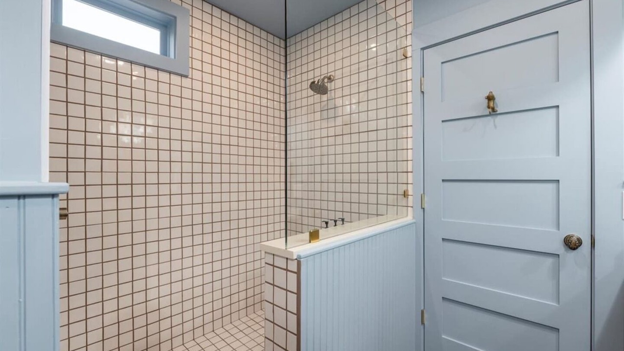 Photo of Bathroom in Northwest Quadrant