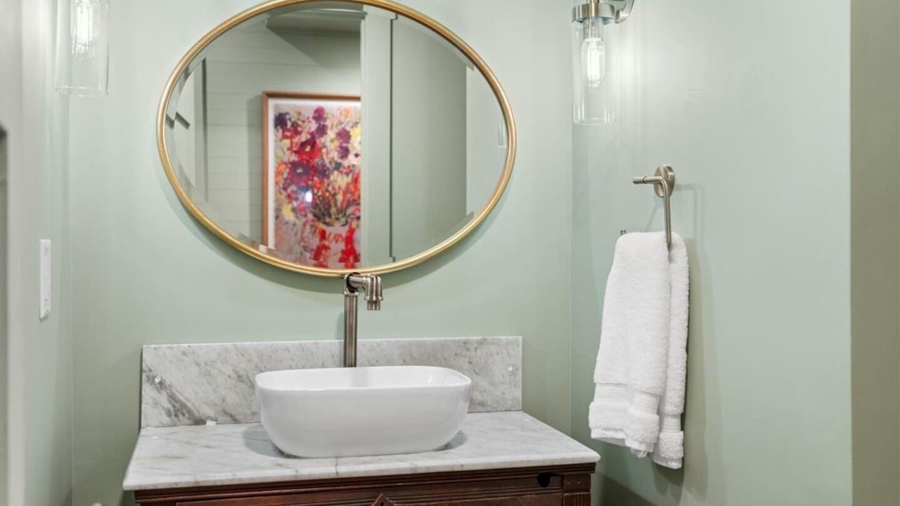 Photo of Bathroom in Northwest Quadrant