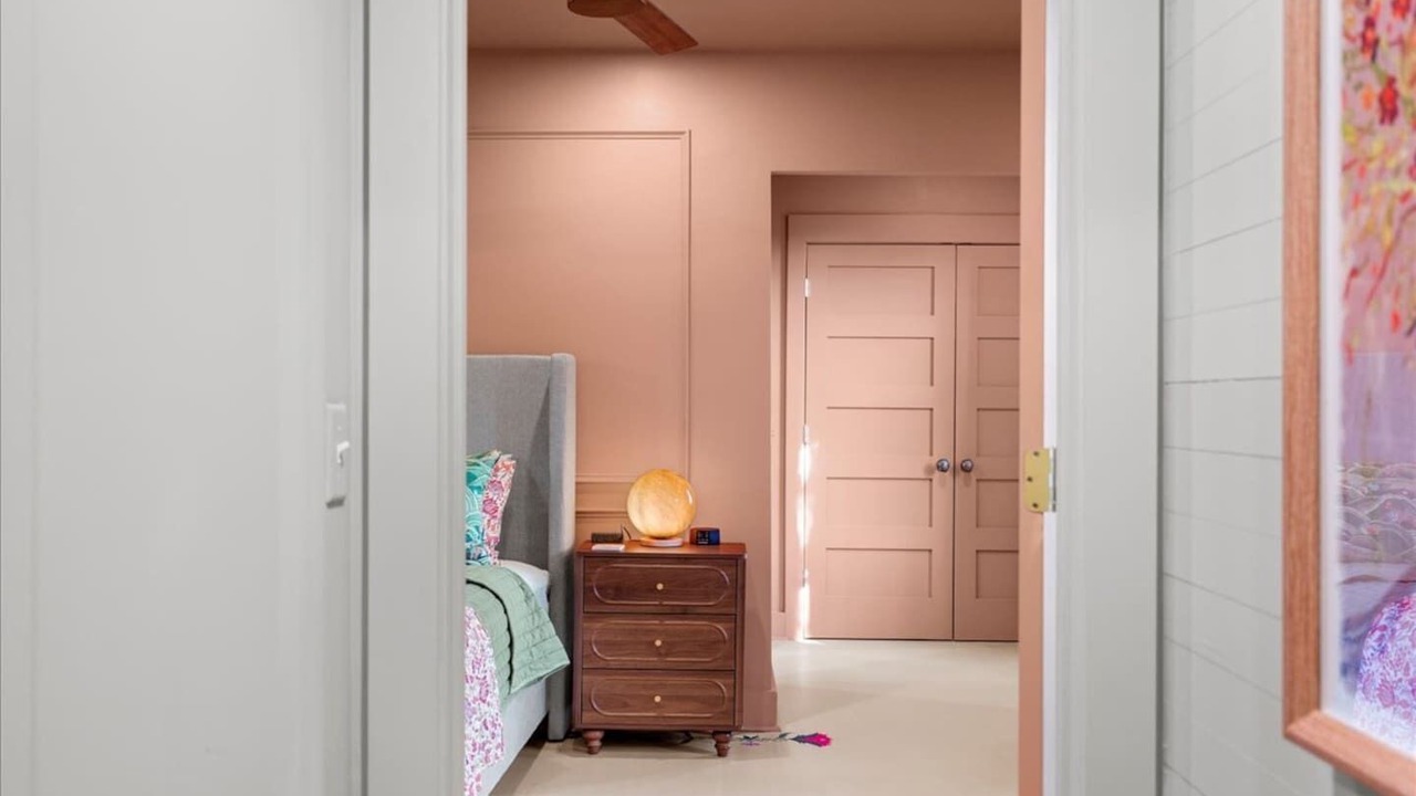 Photo of Bedroom in Northwest Quadrant