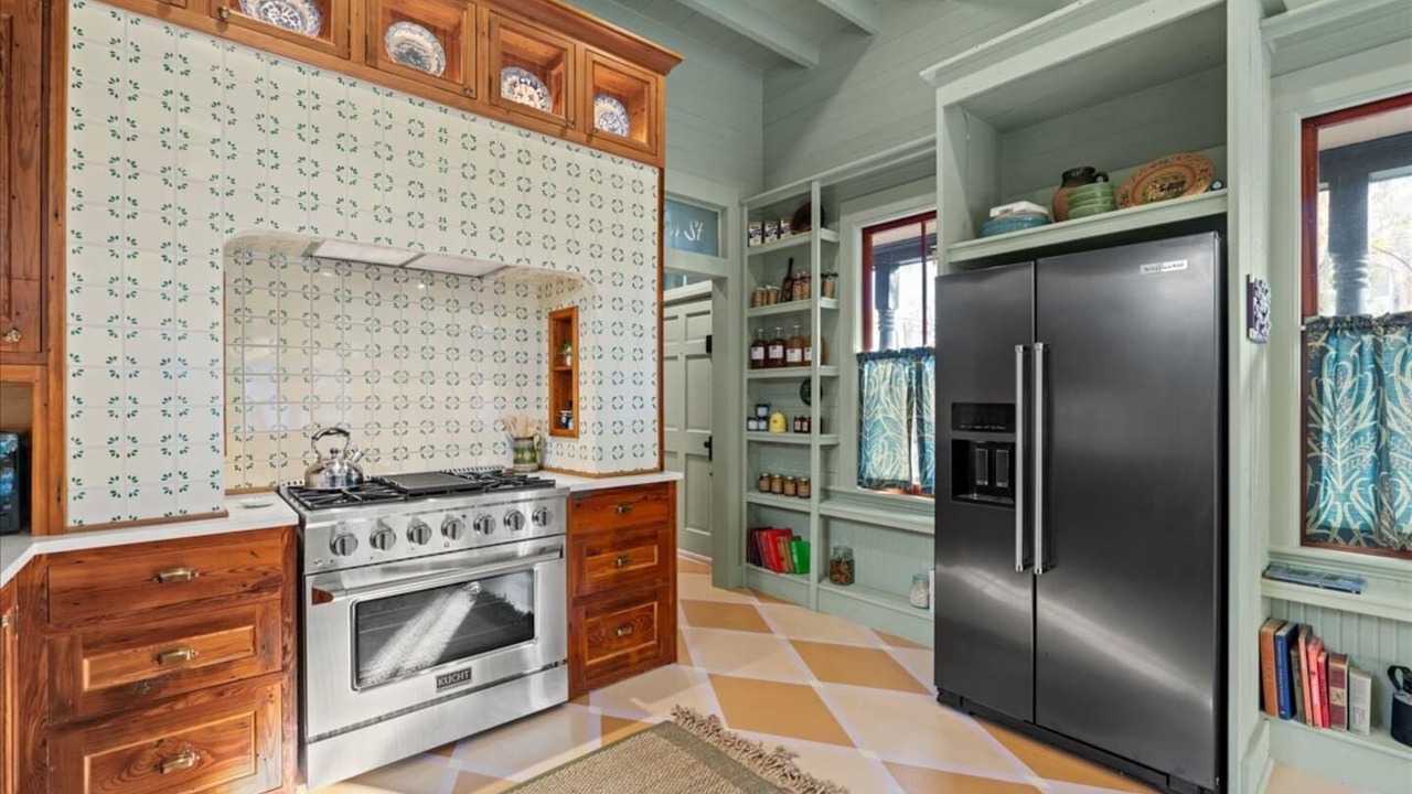 Photo of Kitchen in Northwest Quadrant