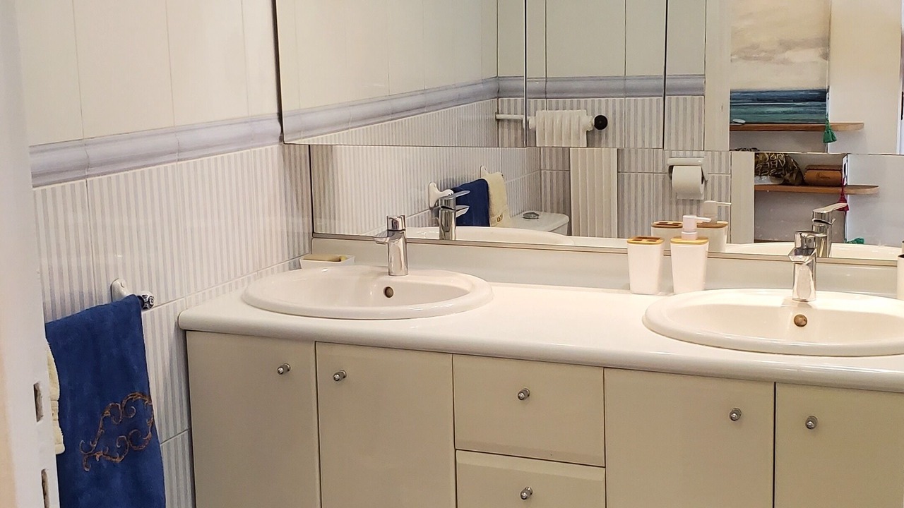 Photo of Bathroom in Vanves