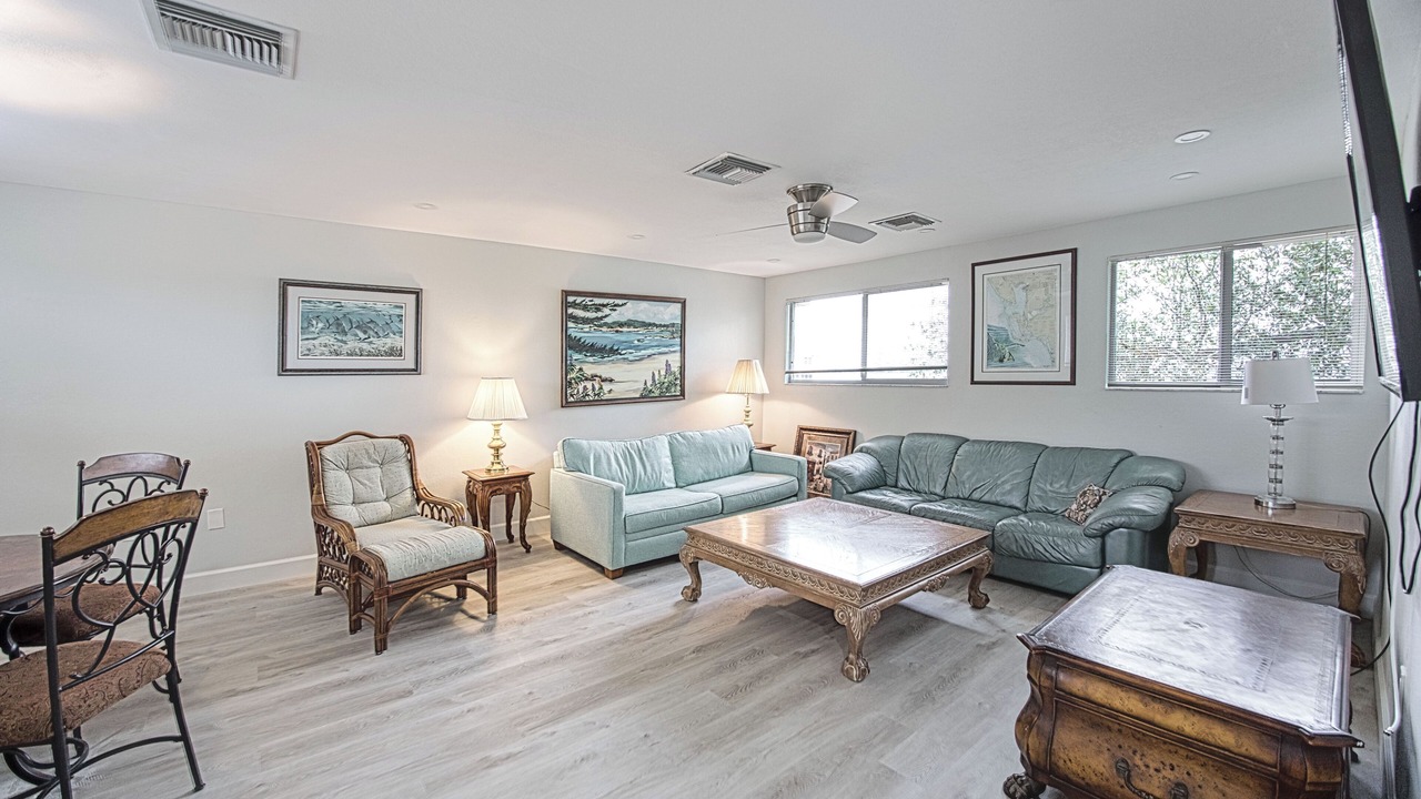 Photo of Livingroom in West 1st Street
