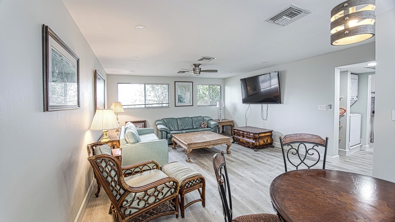 Photo of Livingroom in West 1st Street